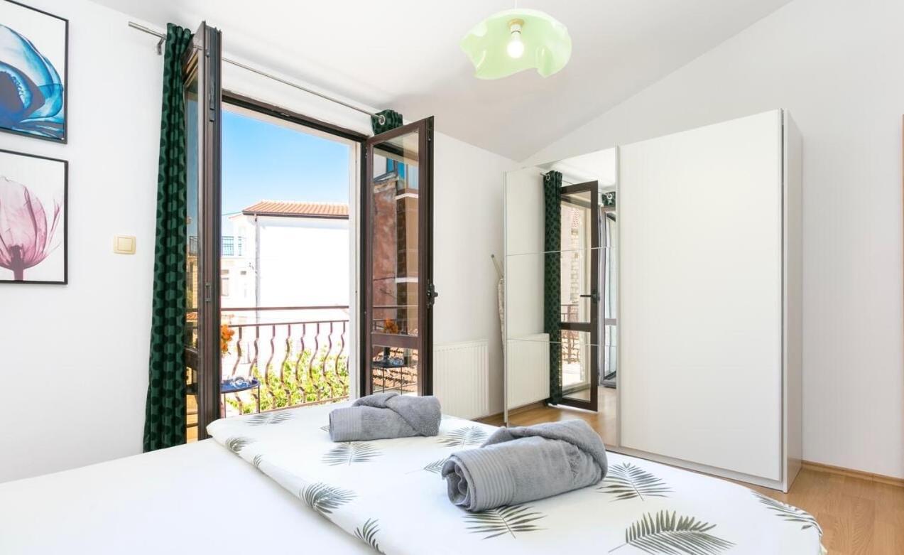 Apartman Bella Traù Esterno foto